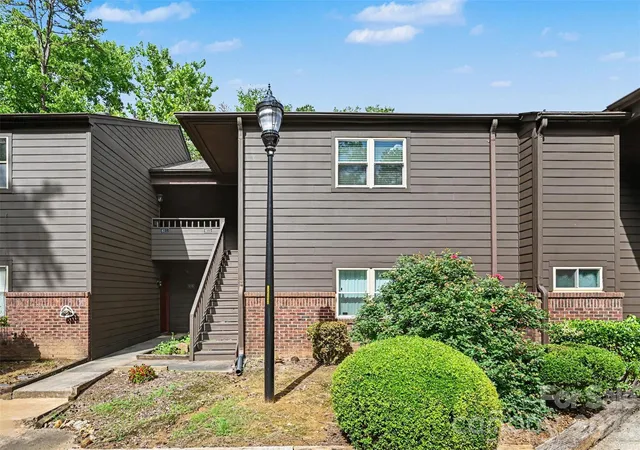 2nd image of 8015 Cedar Glen Dr, Charlotte, NC 28212 | MLS# 4387304