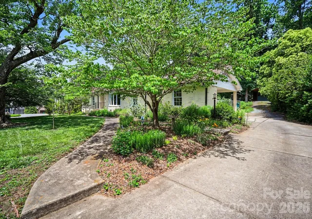 Photo 3 of Single family home for sale at 118 Lutomma Cir, Charlotte, NC 28270 | MLS# 4387328 | Listing updated on 2026-10-29