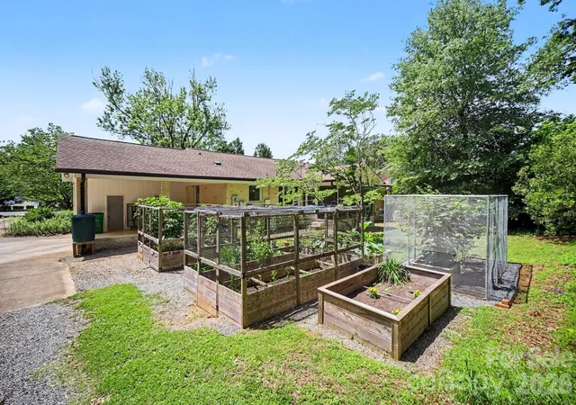 Photo 4 of Single family home for sale at 118 Lutomma Cir, Charlotte, NC 28270 | MLS# 4387328 | Listing updated on 2026-10-29