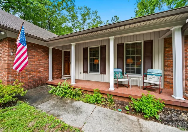 2nd image of 104 Laurelwood Dr, Morganton, NC 28655 | MLS# 4387339