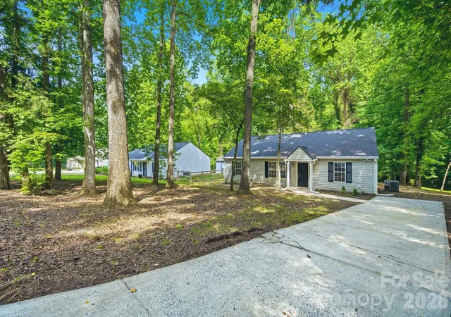 2nd image of 6324 Grove Park Blvd, Charlotte, NC 28215 | MLS# 4387347