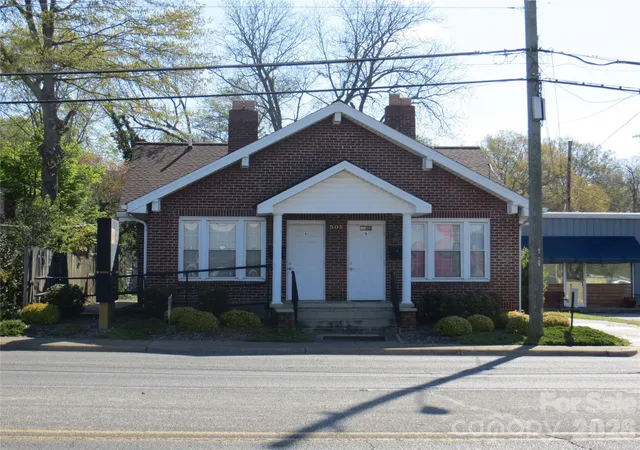 Photo 1 of Single family home for sale at 505 S Lafayette St, Shelby, NC 28150 | MLS# 4387366 | Listing updated on 2026-06-25