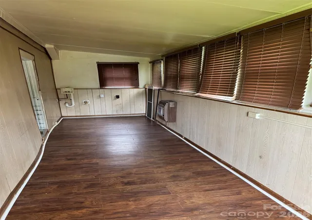 4th image of 831/833 N Oak St, Hendersonville, NC 28791 | MLS# 4387368
