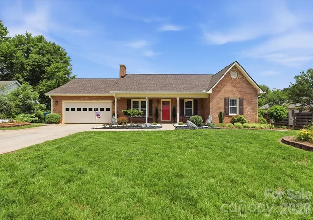 Single family home for sale at 4 Fox Ridge Dr, Granite Falls, NC 28630 | MLS# 4387369