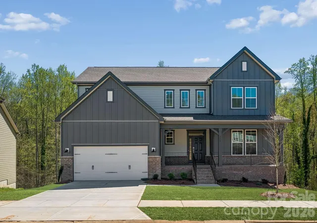 Photo 1 of Single family home for sale at 208 E Warfield Dr, Mooresville, NC 28115 | MLS# 4387406 | Listing updated on 2026-09-19