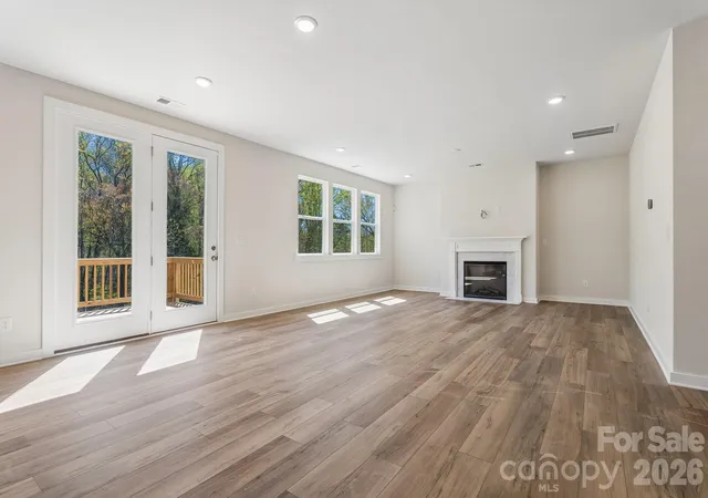 Photo 3 of Single family home for sale at 208 E Warfield Dr, Mooresville, NC 28115 | MLS# 4387406 | Listing updated on 2026-09-19