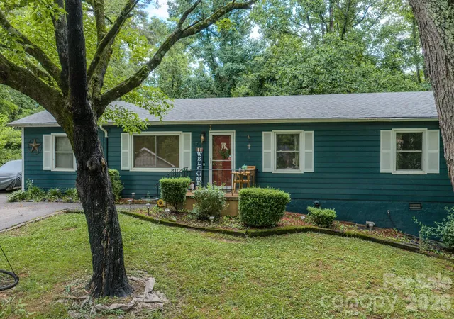 2nd image of 112 Amelia Dr, Hendersonville, NC 28792 | MLS# 4387434
