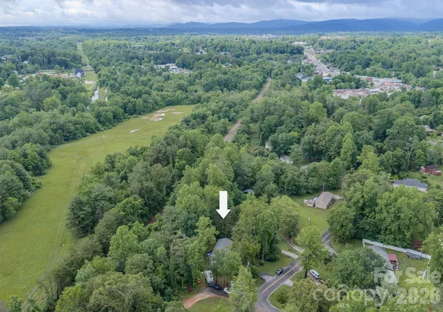 29th image of 112 Amelia Dr, Hendersonville, NC 28792 | MLS# 4387434