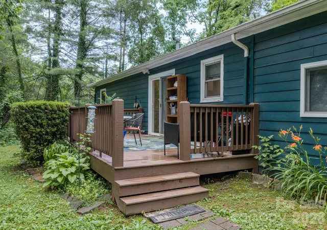 4th image of 112 Amelia Dr, Hendersonville, NC 28792 | MLS# 4387434