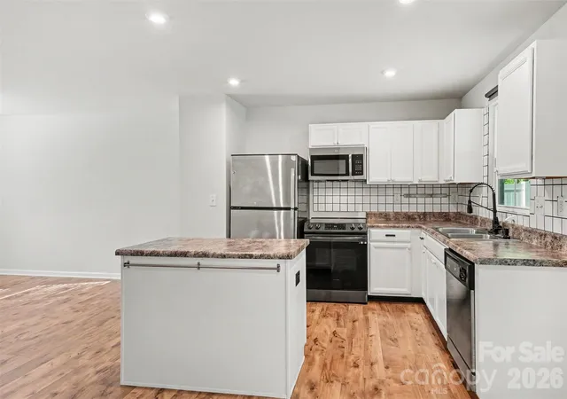 5th image of 1602 Joseph Hewes Ct, Charlotte, NC 28212 | MLS# 4387453