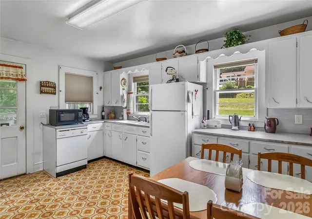 Photo 5 of Single family home for sale at 127 Stafford Rd, Spruce Pine, NC 28777 | MLS# 4387478 | Listing updated on 2026-08-15
