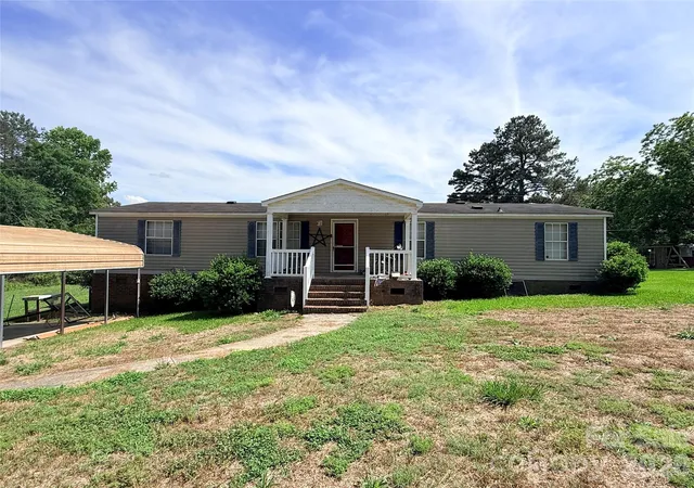 Homes for sale in Lancaster, SC | 1796 Deaton Dr, Lancaster, SC 29720 | MLS# 4387487