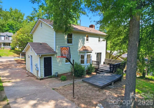 Photo 3 of Single family home for sale at 2819 Royal Ridge Ln, Charlotte, NC 28212 | MLS# 4387497 | Listing updated on 2026-09-23