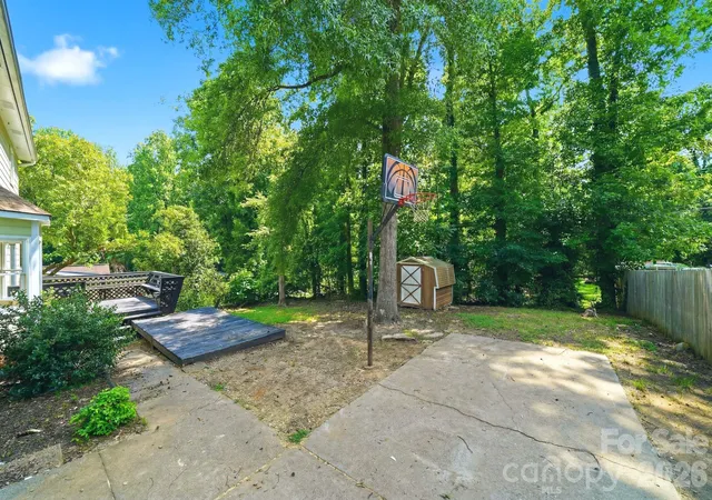 Photo 4 of Single family home for sale at 2819 Royal Ridge Ln, Charlotte, NC 28212 | MLS# 4387497 | Listing updated on 2026-09-23