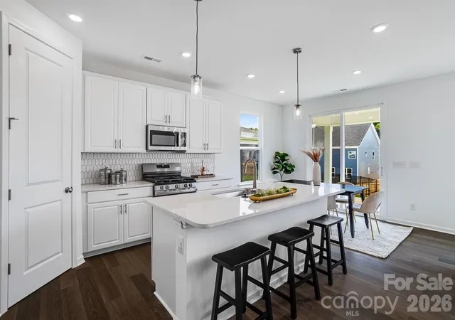 5th image of 18230 Torchbearer Ln, Charlotte, NC 28278 | MLS# 4387498