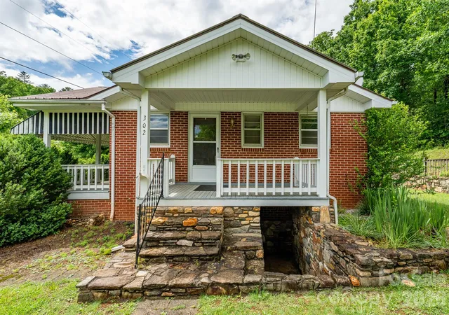 Homes for sale in Marshall, NC | 302 Sprinkle Branch Rd, Marshall, NC 28753 | MLS# 4387529