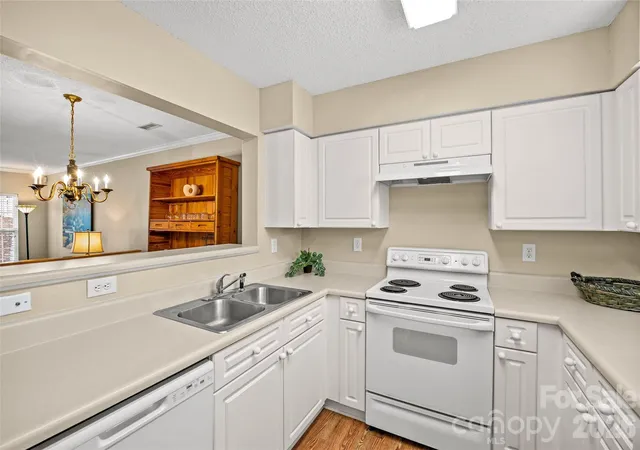Photo 4 of Townhouse for sale at 4259 Melrose Clb Dr, Matthews, NC 28105 | MLS# 4387536 | Listing updated on 2026-10-23