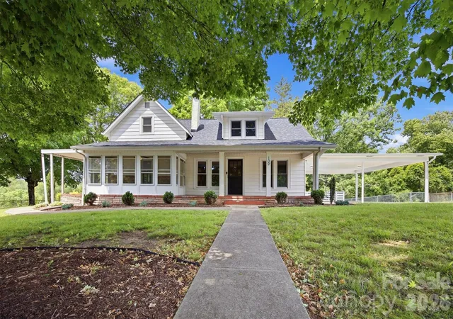 Homes for sale in Lenoir, NC | 109 Kincaid Hill Dr, Lenoir, NC 28645 | MLS# 4387551
