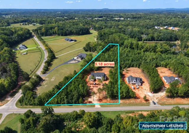 Photo 2 of Single family home for sale at 6991 Oakridge Rd #1, Clover, SC 29710 | MLS# 4387572 | Listing updated on 2026-10-12