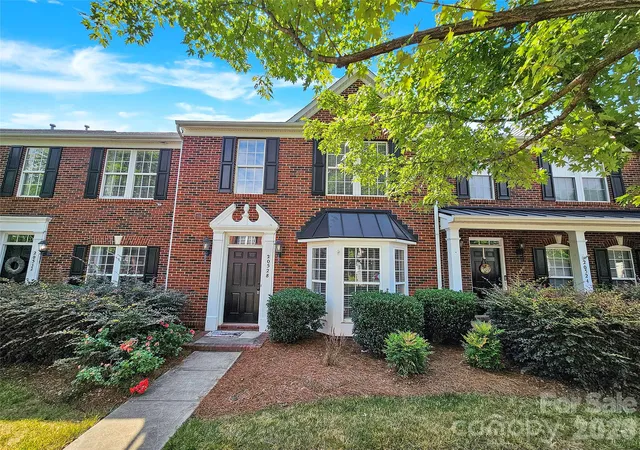 2nd image of 20528 Harbor View Dr, Cornelius, NC 28031 | MLS# 4387578
