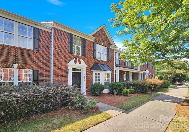3rd image of 20528 Harbor View Dr, Cornelius, NC 28031 | MLS# 4387578