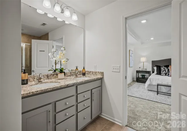 Photo 4 of Single family home for sale at 5704 Stewarts Landing Rd, Charlotte, NC 28215 | MLS# 4387596 | Listing updated on 2026-06-20