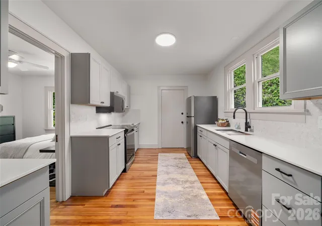 4th image of 10 Sixth St, Asheville, NC 28804 | MLS# 4387599
