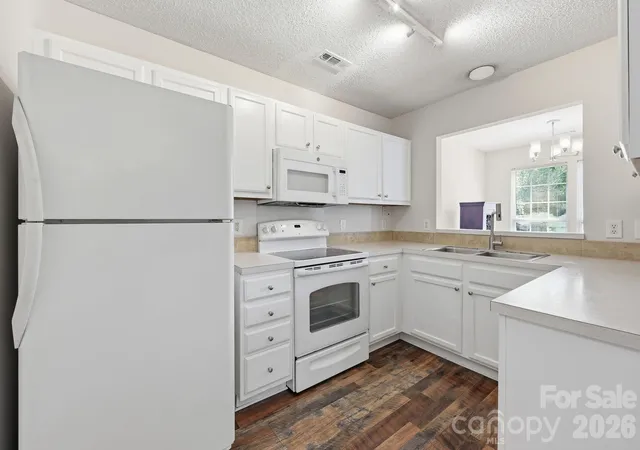 5th image of 6912 Alanbrook Rd, Charlotte, NC 28215 | MLS# 4387607