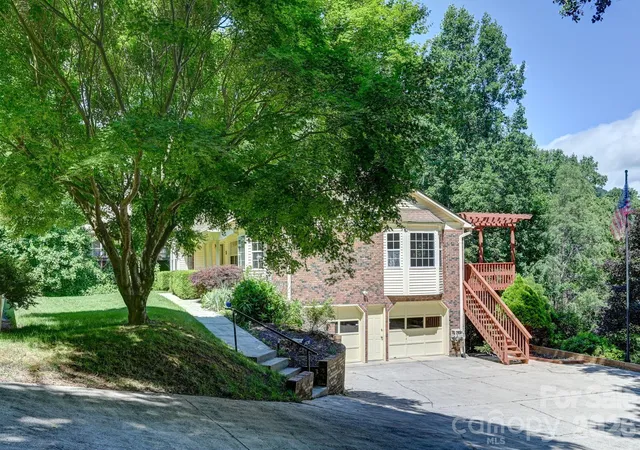 4th image of 31 Surrey Run, Asheville, NC 28803 | MLS# 4387615