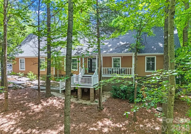 Homes for sale in Lake Wylie, SC | 13 Bald Eagle Rd, Lake Wylie, SC 29710 | MLS# 4387619