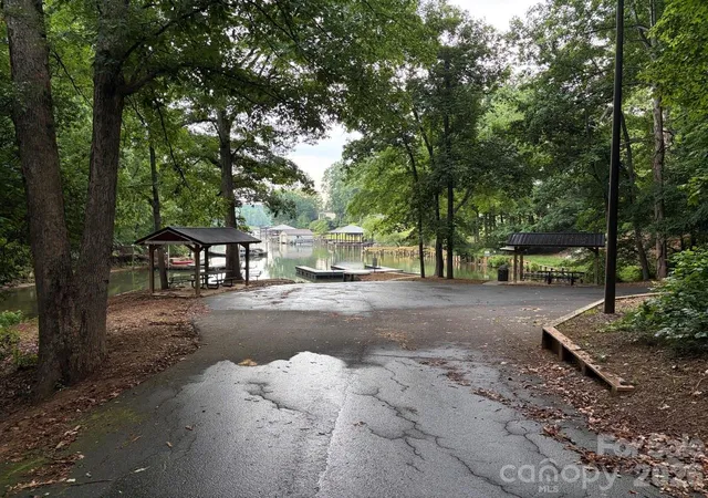 Homes for sale in Hickory, NC | 914 Players Ridge Rd, Hickory, NC 28601 | MLS# 4387638