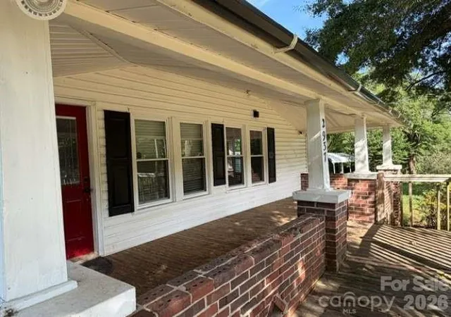 Homes for sale in Lincolnton, NC | 2937 Gastonia Hwy, Lincolnton, NC 28092 | MLS# 4387642
