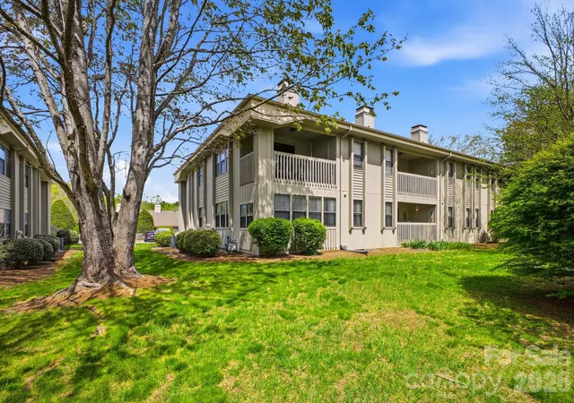 Homes for sale in Asheville, NC | 2305 Abbey Cir, Asheville, NC 28805 | MLS# 4387643