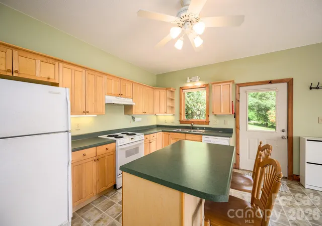 Photo 4 of Single family home for sale at 1299 Pine Ridge Rd, Burnsville, NC 28714 | MLS# 4387653 | Listing updated on 2026-09-16