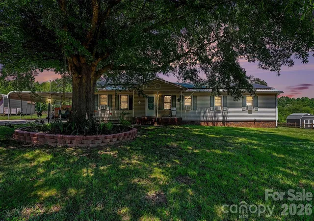 Photo 3 of Single family home for sale at 129 Laura Rd, Mooresville, NC 28117 | MLS# 4387728 | Listing updated on 2026-09-21