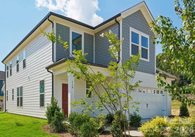 Photo 3 of Single family home for sale at 114 Plover Ln, Mooresville, NC 28115 | MLS# 4387739 | Listing updated on 2026-10-09