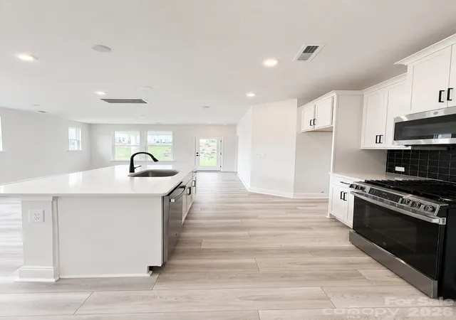 Photo 4 of Single family home for sale at 114 Plover Ln, Mooresville, NC 28115 | MLS# 4387739 | Listing updated on 2026-09-20
