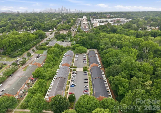 2nd image of 1215 Green Oaks Ln #I, Charlotte, NC 28205 | MLS# 4387750