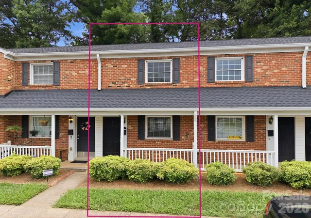 3rd image of 1215 Green Oaks Ln #I, Charlotte, NC 28205 | MLS# 4387750