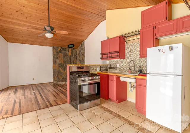 Homes for sale in Bakersville, NC | 295 Richmond Rd, Bakersville, NC 28705 | MLS# 4387768