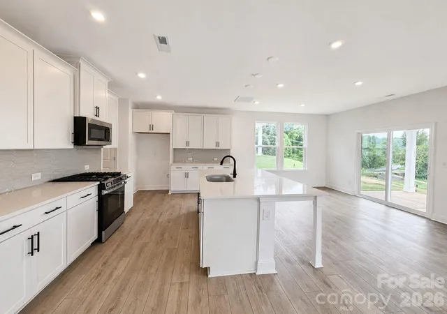 Photo 4 of Single family home for sale at 109 Plover Ln, Mooresville, NC 28115 | MLS# 4387773 | Listing updated on 2026-09-20