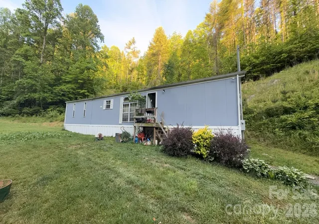 Homes for sale in Green Mountain, NC | 468 Long Branch Rd, Green Mountain, NC 28740 | MLS# 4387792