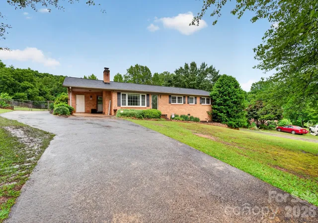 Homes for sale in Catawba, SC | 1172 Rainbow Cir, Catawba, SC 29704 | MLS# 4387808