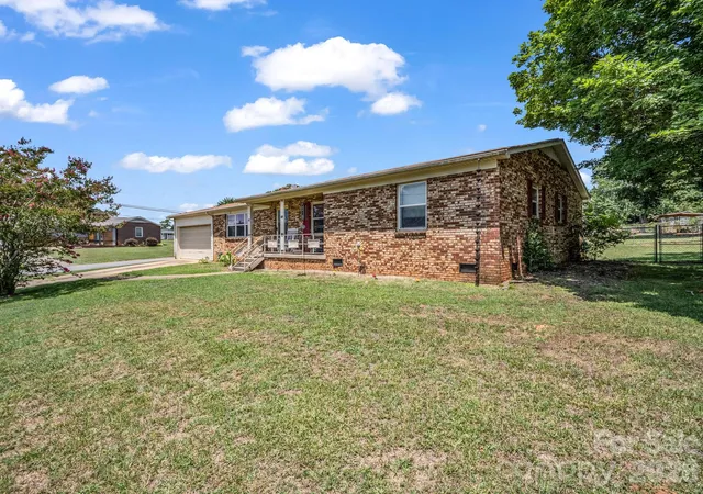 Photo 2 of Single family home for sale at 1206 Wyanoke Ave, Shelby, NC 28152 | MLS# 4387816 | Listing updated on 2026-09-19
