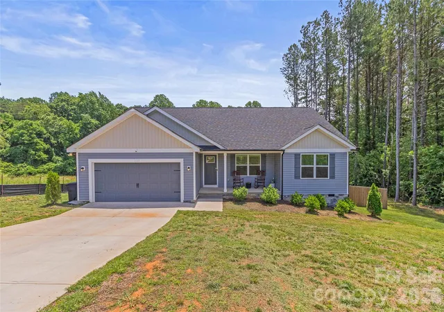 Photo 1 of Single family home for sale at 2412 Mintew Cir, Lincolnton, NC 28092 | MLS# 4387828 | Listing updated on 2026-09-19