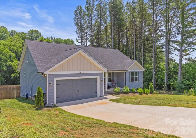 Photo 2 of Single family home for sale at 2412 Mintew Cir, Lincolnton, NC 28092 | MLS# 4387828 | Listing updated on 2026-09-19