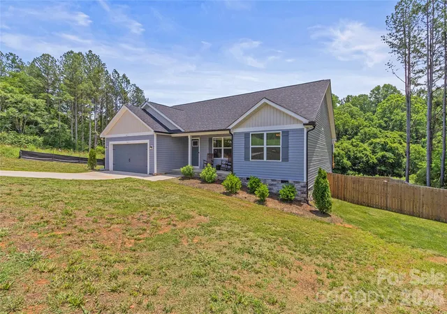 Photo 3 of Single family home for sale at 2412 Mintew Cir, Lincolnton, NC 28092 | MLS# 4387828 | Listing updated on 2026-09-19