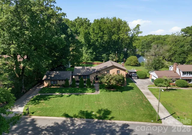 3rd image of 6621 Fair Lawn Rd, Charlotte, NC 28215 | MLS# 4387836