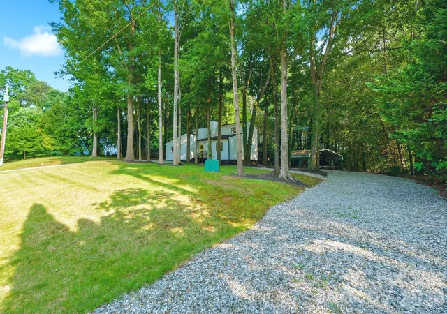 Photo 3 of Sale Pending at 127 Rustic Way Ln, Mooresville, NC 28117 | MLS# 4387871 | Listing updated on 2026-09-02