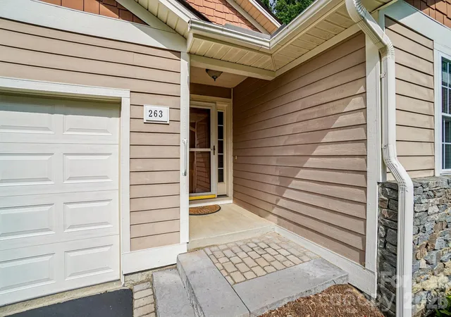 Homes for sale in Etowah, NC | 263 Fairway View Dr, Etowah, NC 28729 | MLS# 4387888
